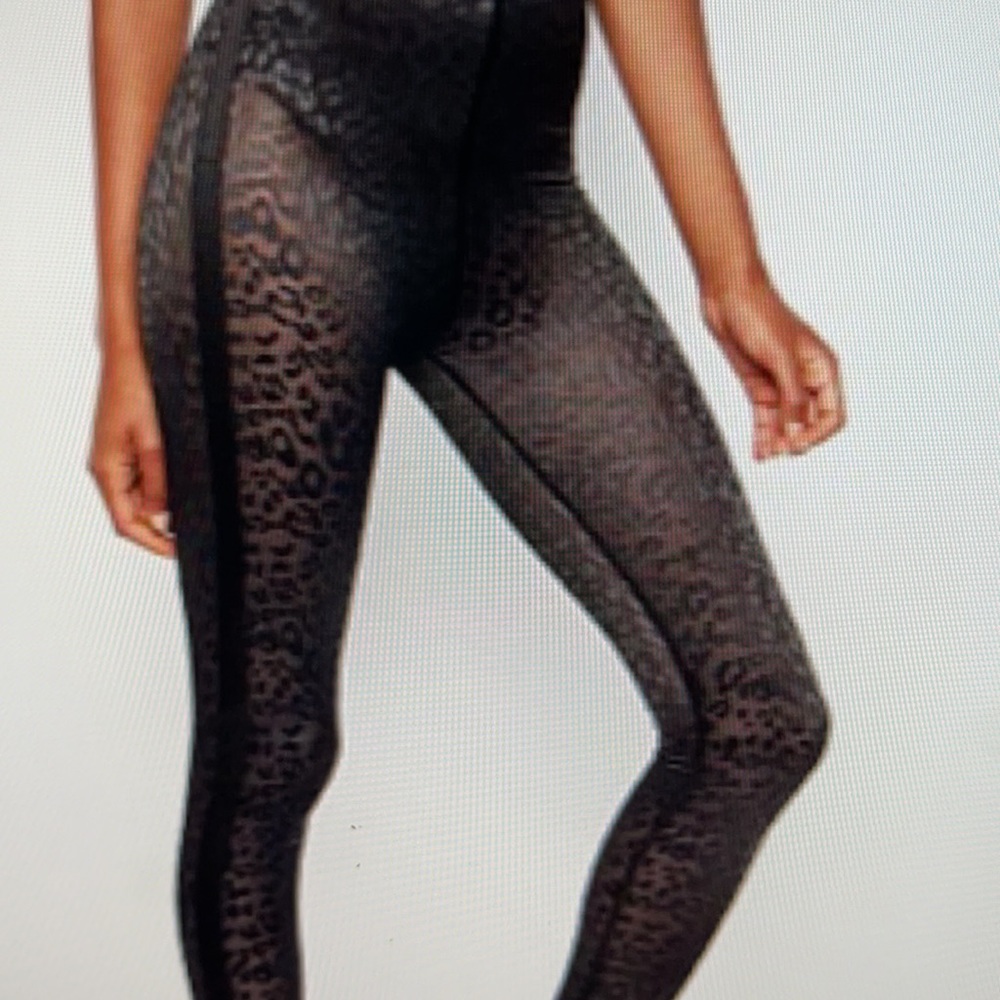 Victoria Secret sport leopard print yoga suit